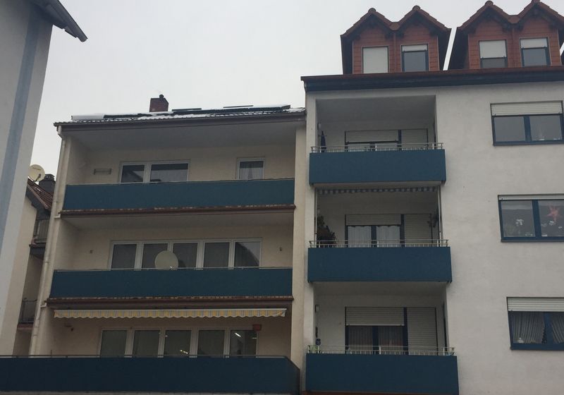 4 ZKB + GROSSES DACHSTUDIO (TEILW. MÖBLIERT) + ANMIETUNG VON BÜRORÄUMEM IM HAUS MÖGLICH!